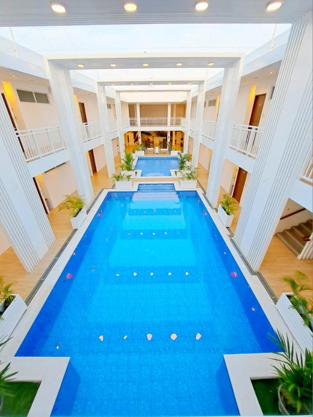 Hotel pool evening atmosphere